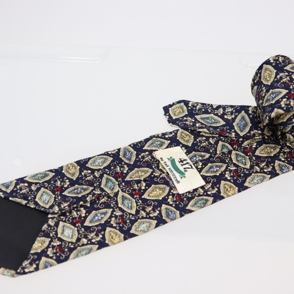 417 by Van Heusen Mens 100% Silk Tie Necktie Navy - Picture 2 of 4